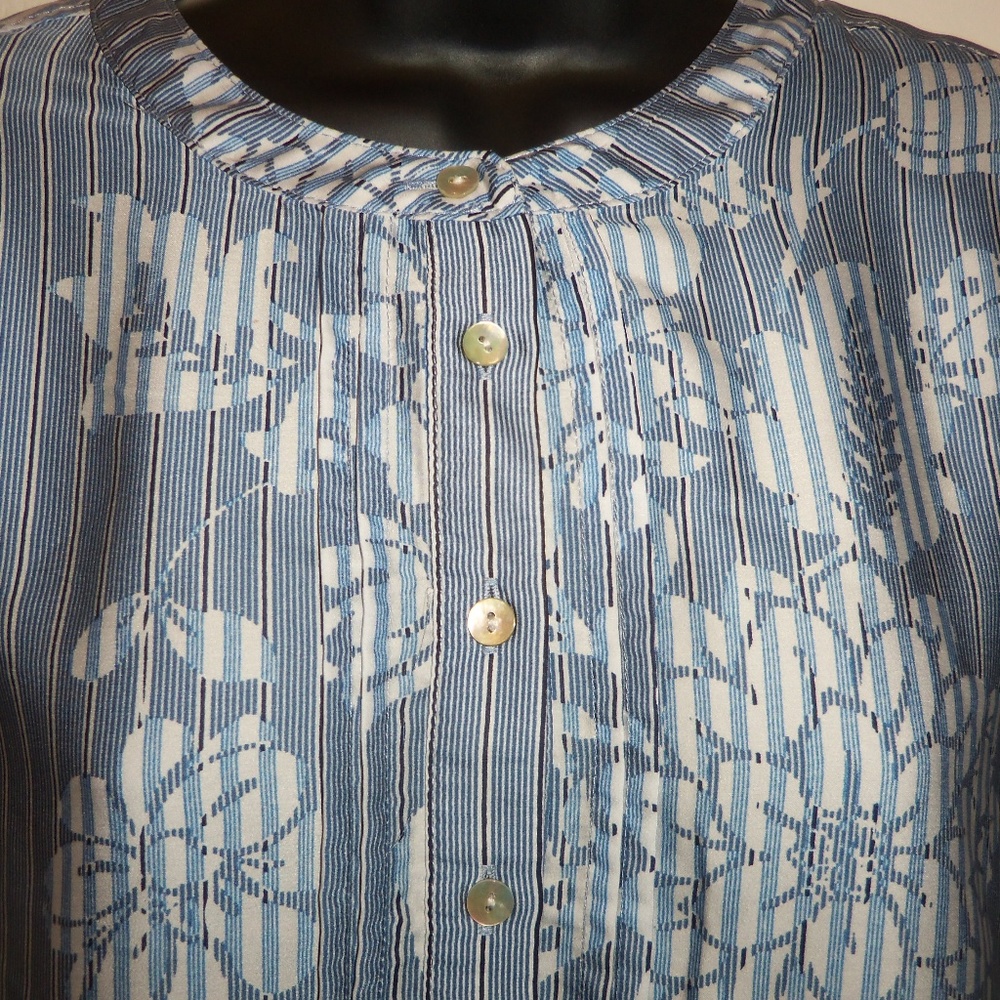 Jane and Delancey Blue White Pinstripe Floral Pintuck Tunic Blouse Size S - Picture 2 of 6